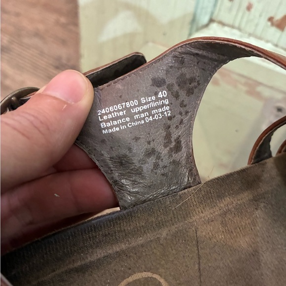 Women’s Dansko brown leather strappy sandals - Picture 5 of 6